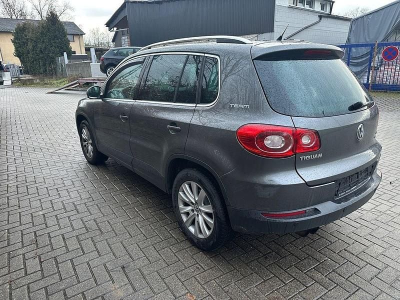 Gebraucht VW Tiguan Team 150 PS (110 kW) 2011 Grau SUV