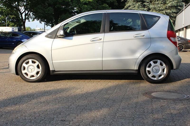 Gebraucht Mercedes A150 95 PS (69 kW) 2009 Silber Limousine