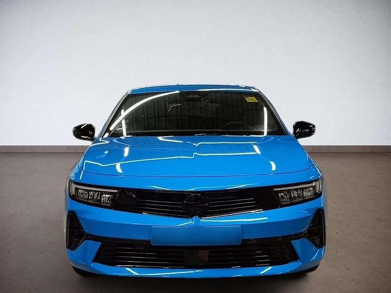 Gebraucht Opel Astra 131 PS (96 kW) 2025 Lackierung watteau grn/typ aus Kombi