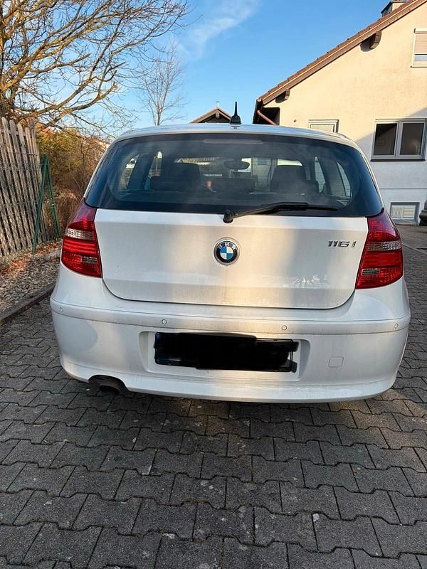 Gebraucht BMW 116 122 PS (89 kW) 2010 Weiß Kleinwagen