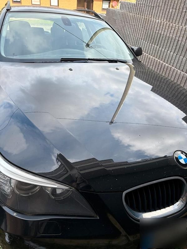 Gebraucht BMW 520 177 PS (130 kW) 2008 Schwarz Kombi