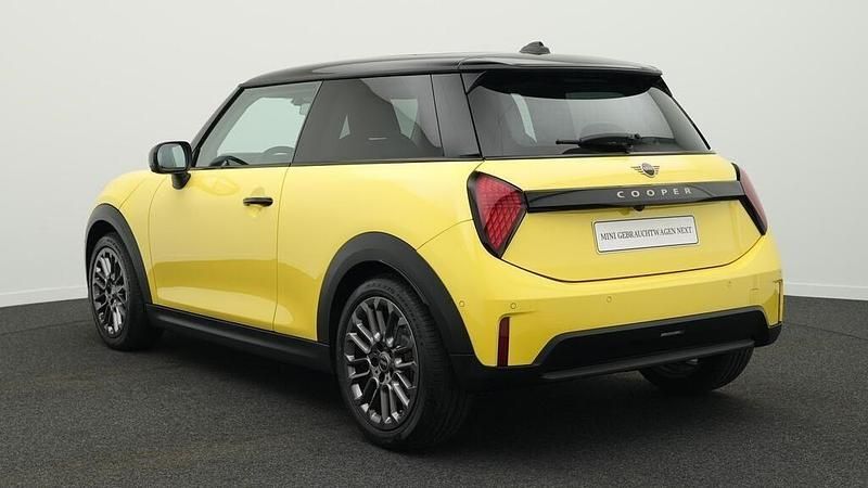 Gebraucht Mini Cooper Classic 156 PS (114 kW) 2024 Gelb Kleinwagen