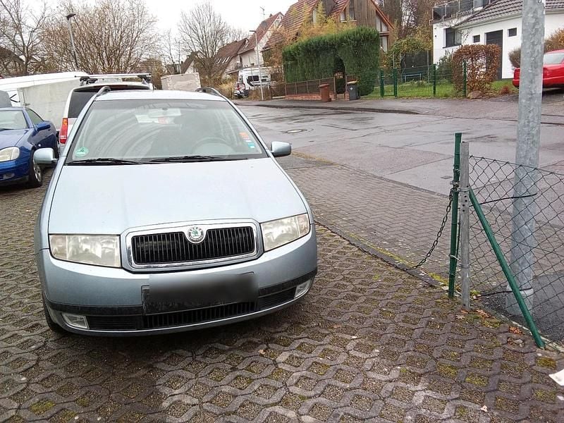 Silber Gebraucht 2002 Skoda Fabia Kombi | 450 € (Guter Preis) - Bild 1/4