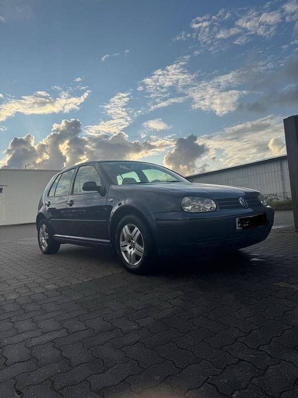 Gebraucht 2001 VW Golf IV Kleinwagen | 2.100 € (Etwas zu teuer) - Bild 1/4
