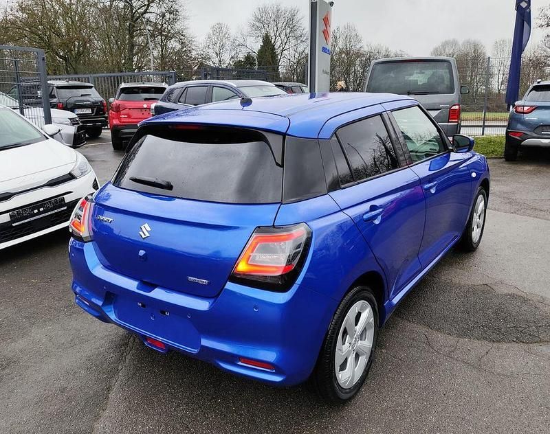 Neu Suzuki Swift Comfort 83 PS (61 kW) 2025 Blau Kleinwagen
