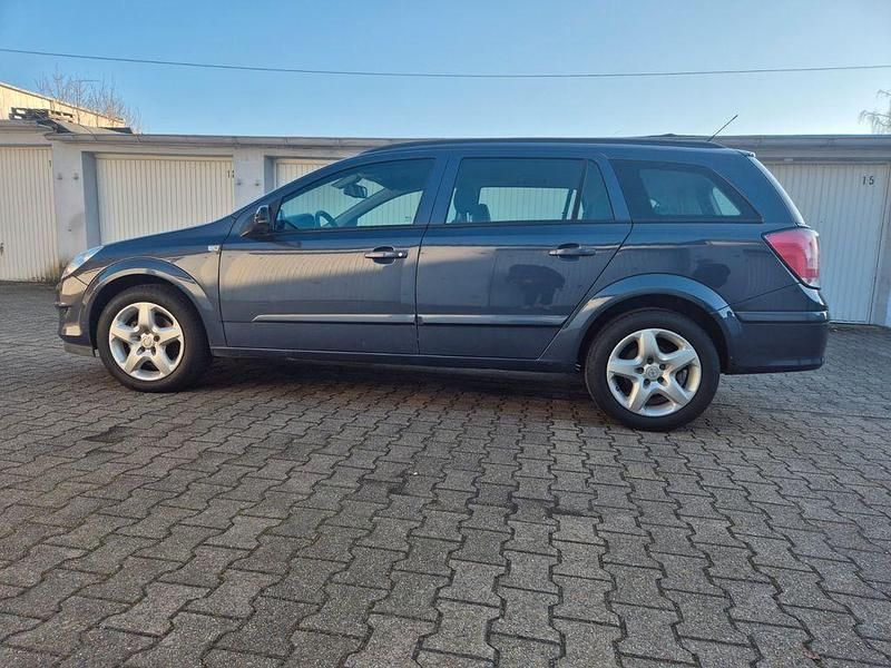 Gebraucht Opel Astra Edition 116 PS (85 kW) 2008 Blau Limousine