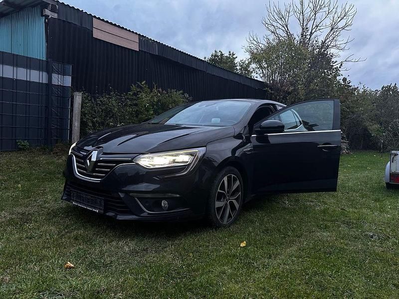 Gebraucht Renault Mégane IV Bose Edition 132 PS (97 kW) 2017 Schwarz Limousine