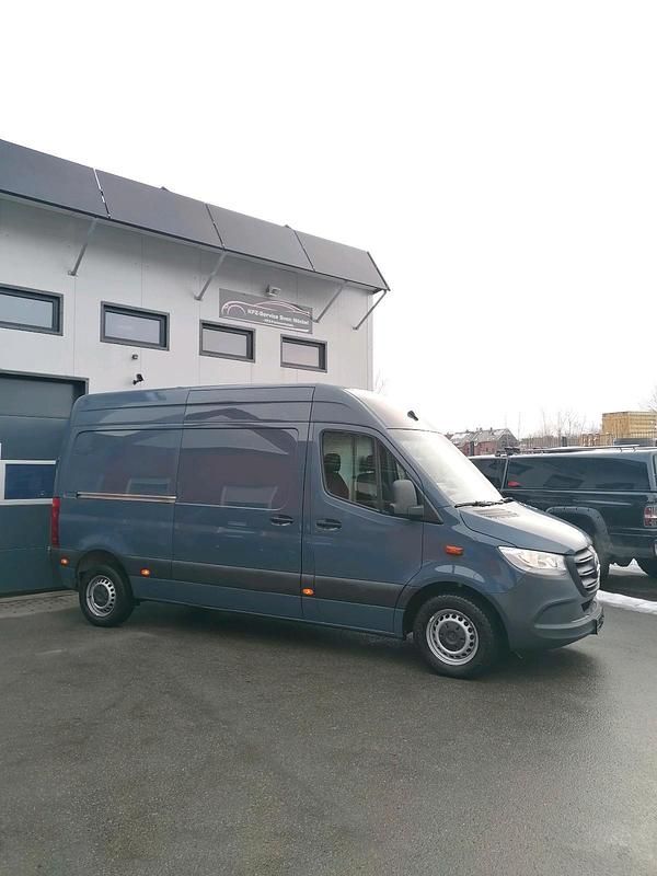 Gebraucht Mercedes Sprinter 143 PS (105 kW) 2020 Grau Van