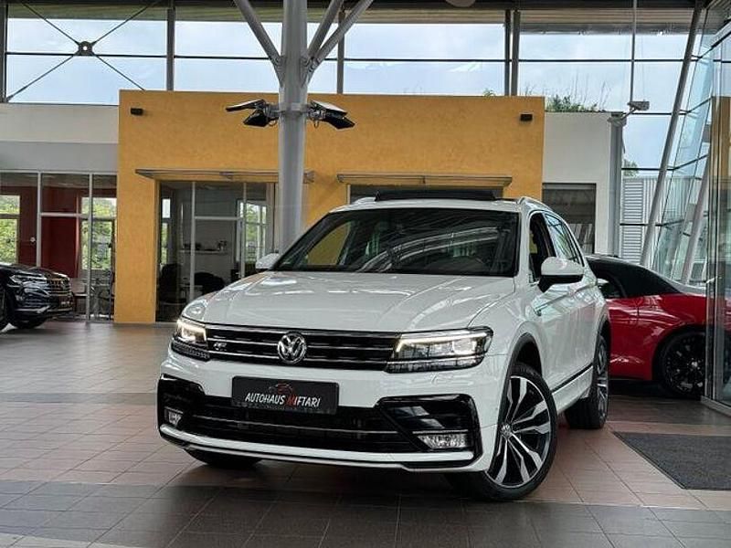 Pure white Gebraucht 2016 VW Tiguan Highline SUV | 24.989 € (Teuer) - Bild 1/4