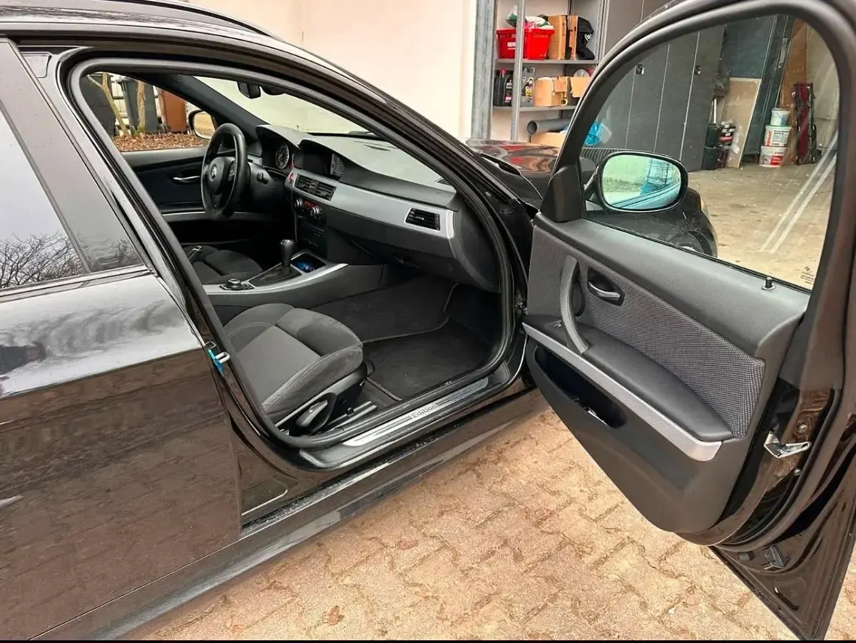 Używany BMW 330 Performance 350 KM (257 kW) 2012 Czarny Kombi