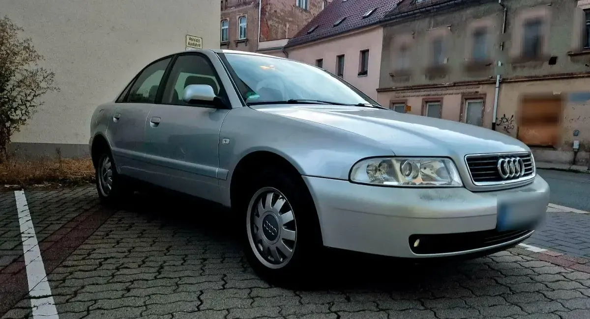 Gebraucht Audi A4 105 PS (77 kW) 2000 Grau Limousine