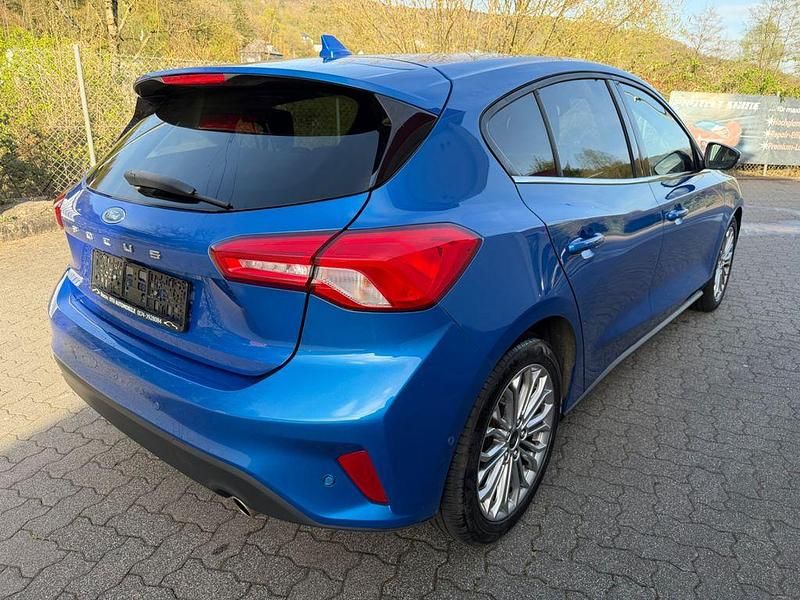 Gebraucht Ford Focus Titanium 125 PS (91 kW) 2019 Blau Limousine