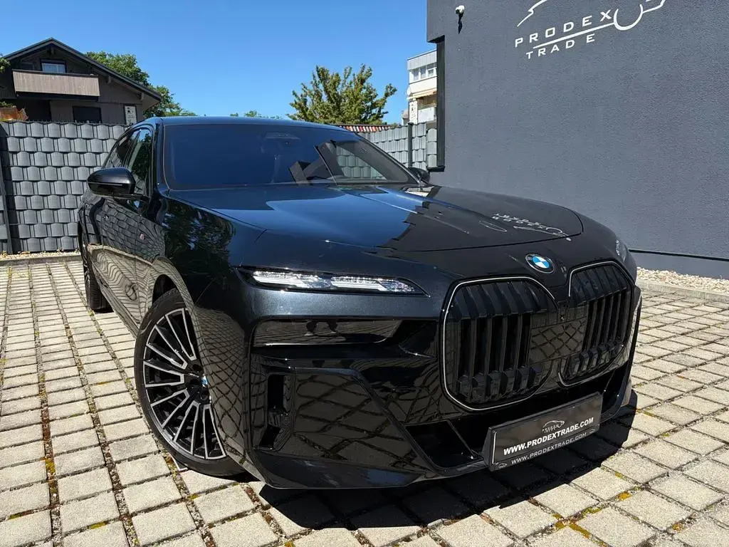 Gebraucht BMW 740 M Sport 300 PS (220 kW) 2025 Schwarz Limousine