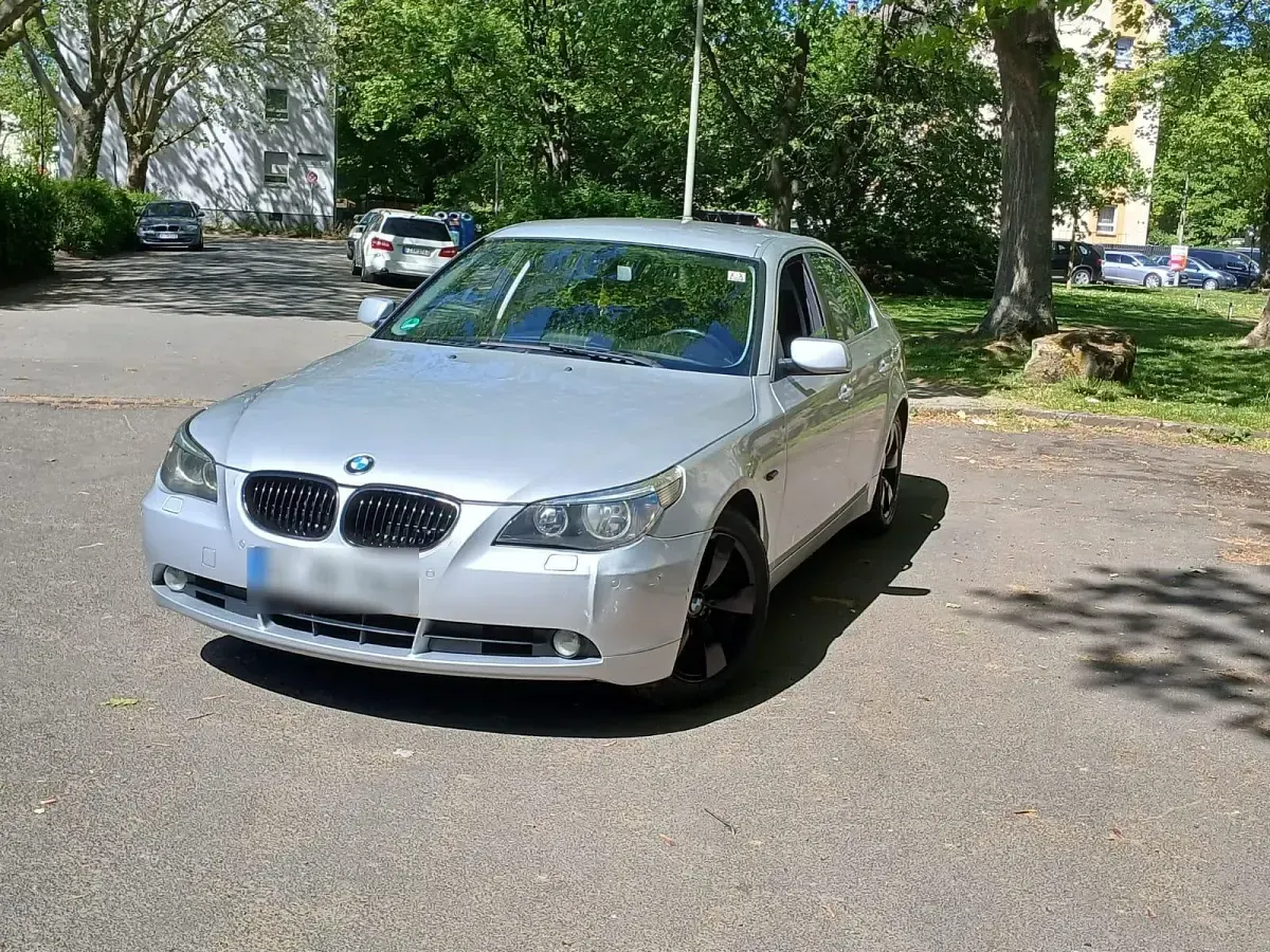 Gebraucht BMW 525 193 PS (141 kW) 2005 Silber Limousine