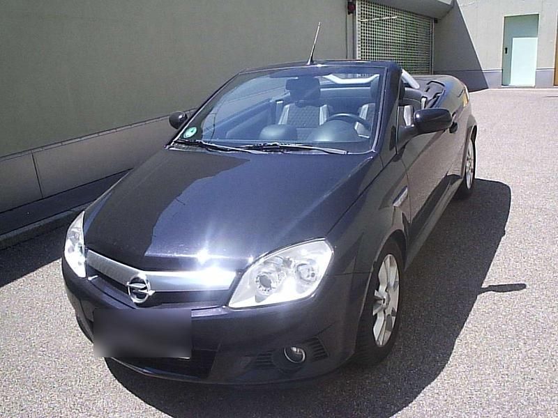 Schwarz Gebraucht 2008 Opel Tigra Cabrio | 1.790 € (Fairer Preis) - Bild 1/4