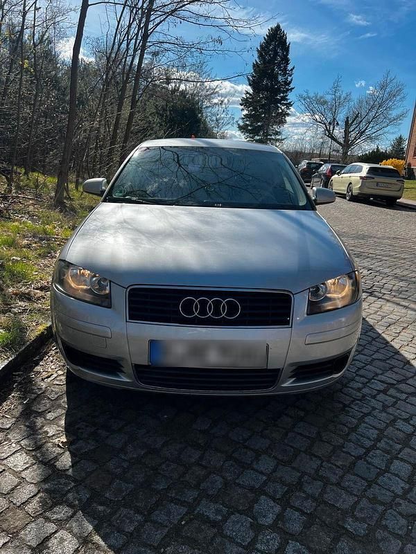Second-hand Audi A3 Ambiente 104 CP (76 kW) 2004 Argintiu Hatchback