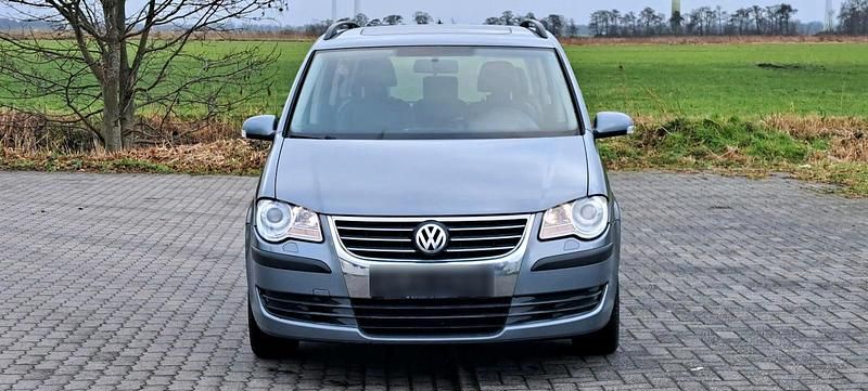 Grau Gebraucht 2009 VW Touran Van / Kleinbus | 3.250 € (Guter Preis) - Bild 1/4