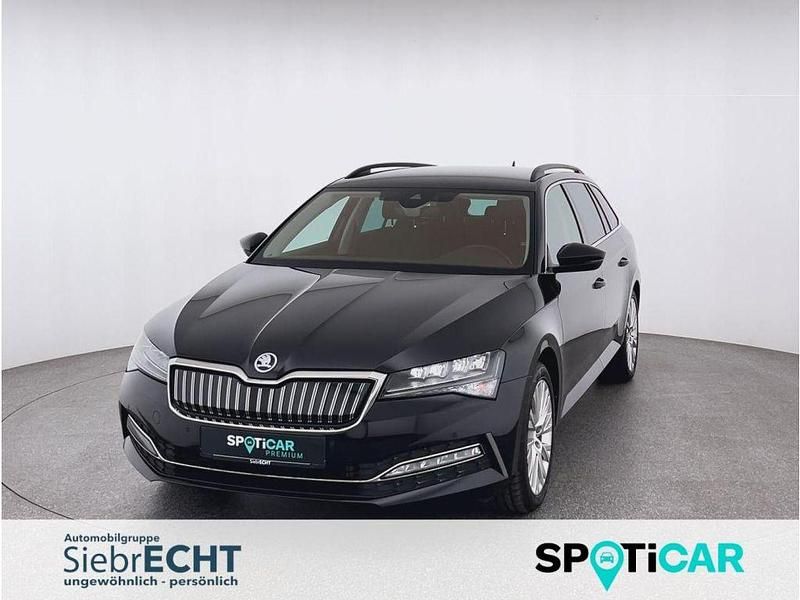 Schwarz (metallic) Gebraucht 2022 Skoda Superb Ambition Kombi | 27.470 € (Etwas zu teuer) - Bild 1/4