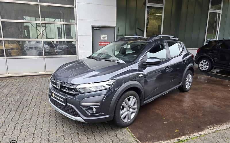 Grau Gebraucht 2022 Dacia Sandero Comfort Kleinwagen | 12.980 € (Guter Preis) - Bild 1/4