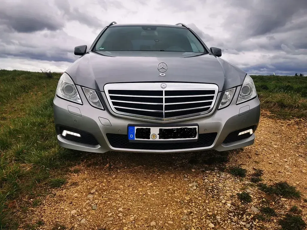 Gebraucht Mercedes E300 231 PS (169 kW) 2010 Limousine