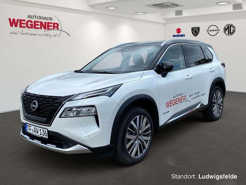 Pearl white/ black Gebraucht 2025 Nissan X-Trail Tekna+ SUV | 49.940 € - Bild 1/4