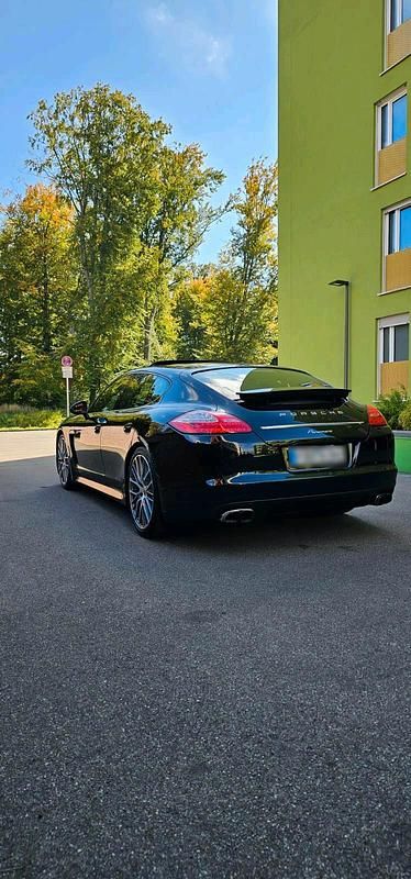 Gebraucht Porsche Panamera 245 PS (180 kW) 2013 Schwarz Kleinwagen