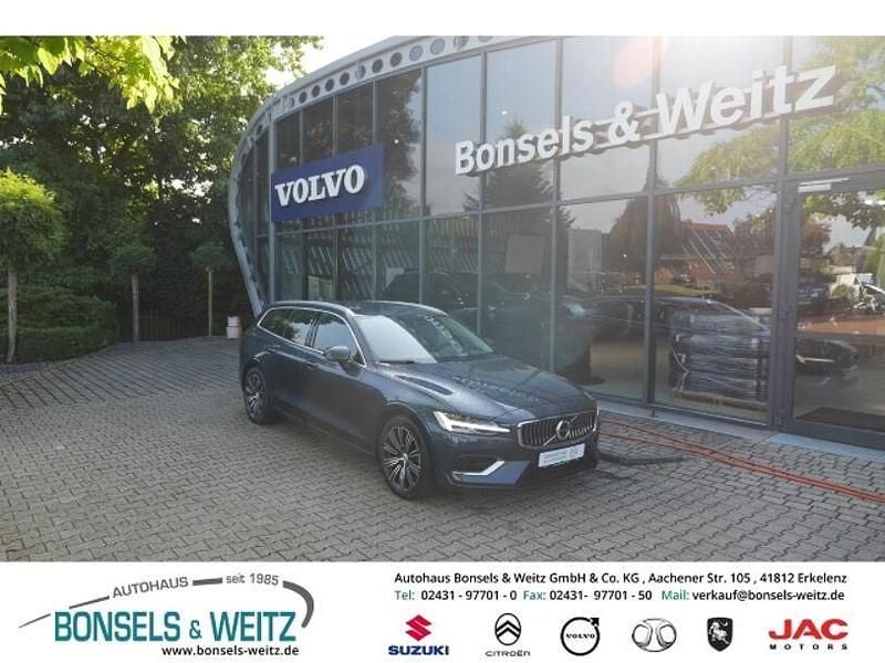 Blau metallic Gebraucht 2022 Volvo V60 Core Kombi | 33.890 € (Superpreis) - Bild 1/4