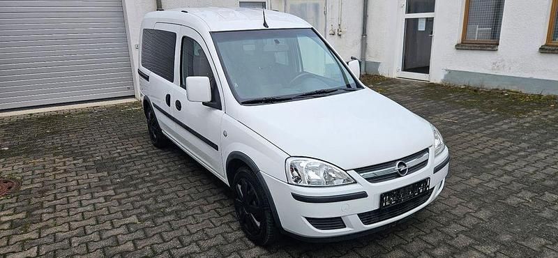 Używany Opel Combo Edition 97 KM (71 kW) 2006 Biały Minivan