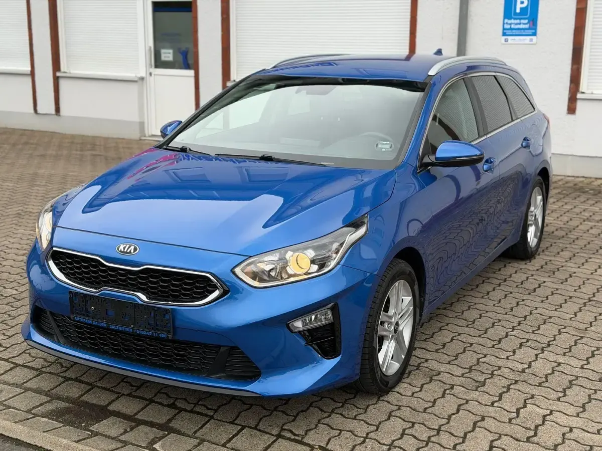 Gebraucht Kia Ceed Sportswagon Edition 7 101 PS (74 kW) 2021 Blau Kombi