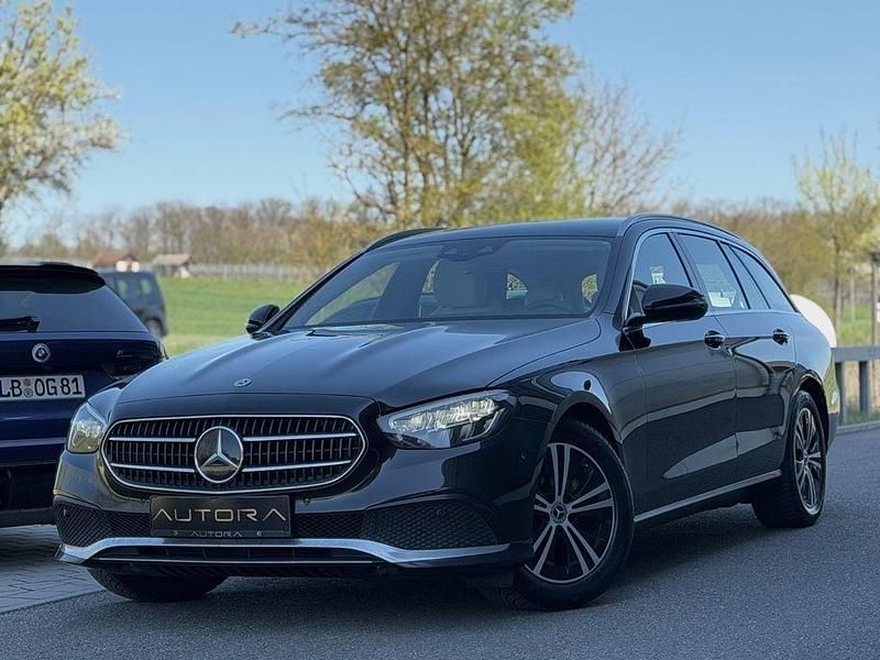 Gebraucht Mercedes E220 Avantgarde 200 PS (147 kW) 2022 Schwarz Kombi