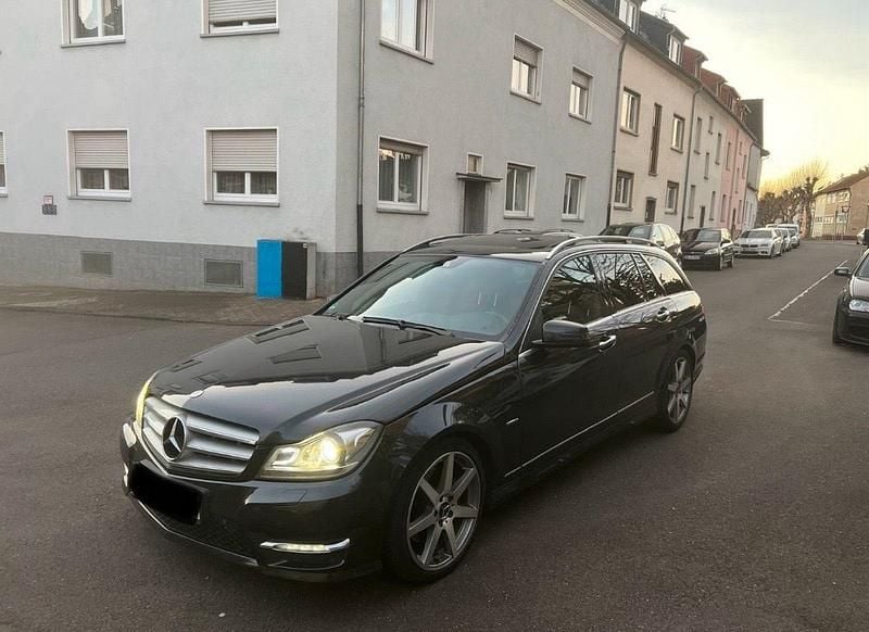 Grau Gebraucht 2012 Mercedes C300 AMG line Kombi | 12.950 € (Fairer Preis) - Bild 1/4