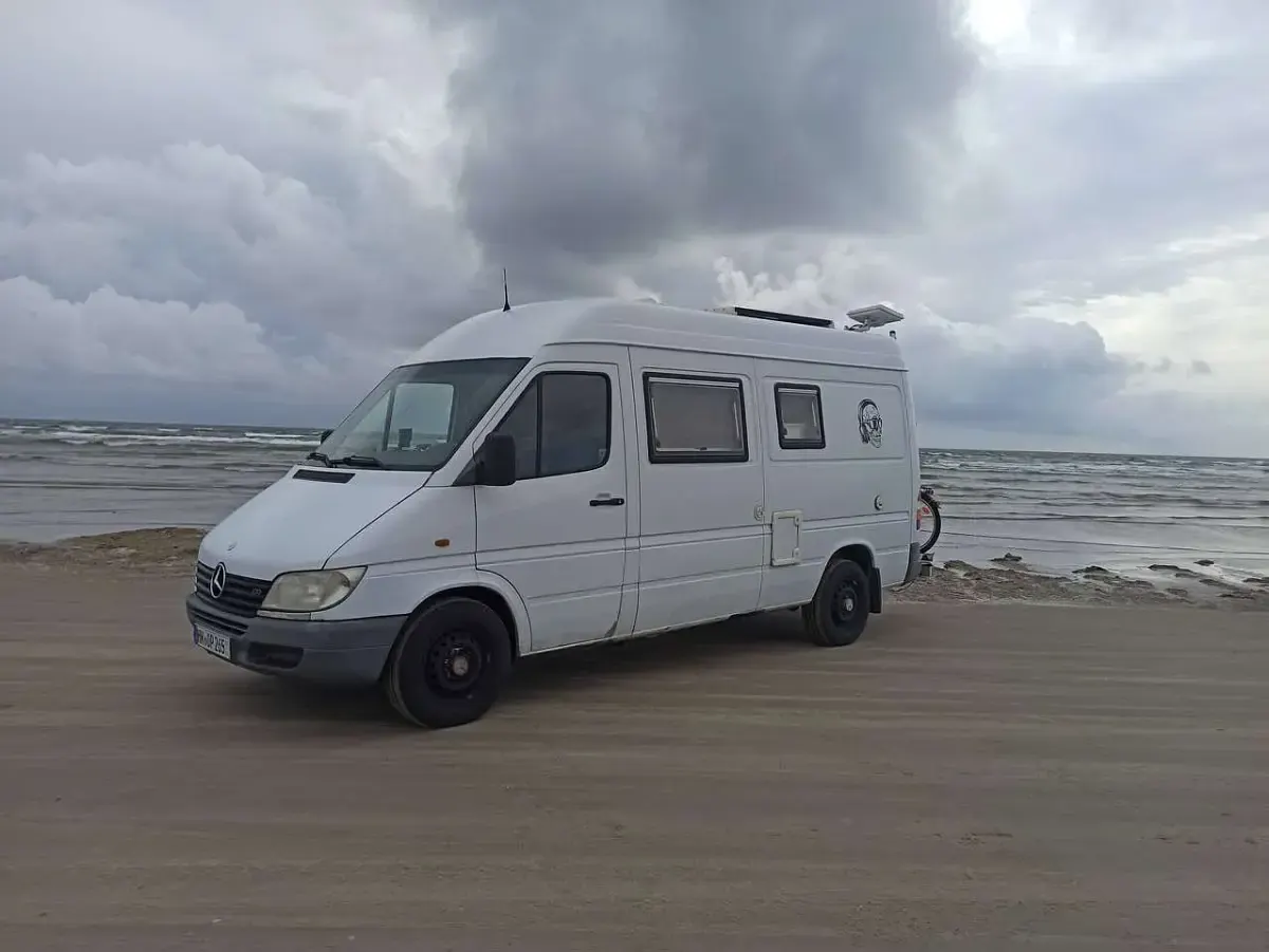 Używany Mercedes Sprinter 129 KM (94 kW) 2002 Biały Van