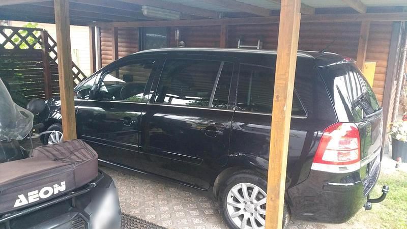 Gebraucht Opel Zafira 125 PS (91 kW) 2010 Schwarz Van / Kleinbus