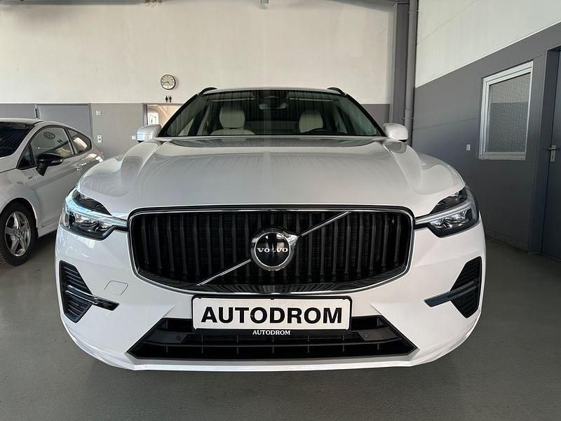 Gebraucht Volvo XC60 Core 197 PS (144 kW) 2023 Weiß SUV