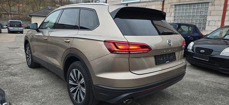 Gebraucht VW Touareg 231 PS (169 kW) 2019 Gold SUV
