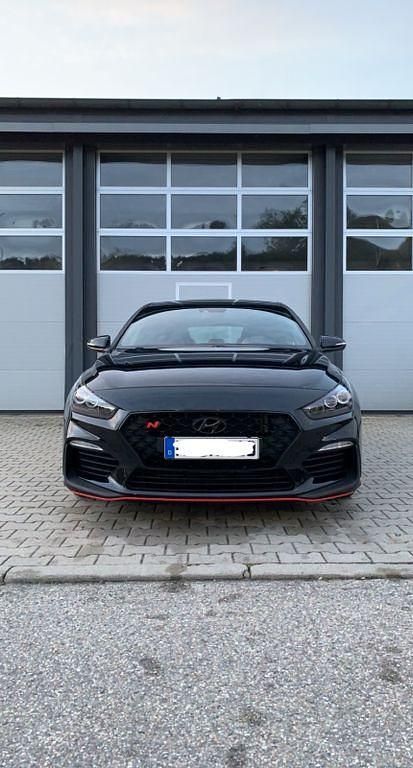 Gebraucht Hyundai i30 275 PS (202 kW) 2018 Schwarz Limousine