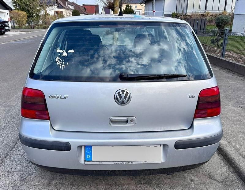 Gebraucht VW Golf IV Edition 75 PS (55 kW) 2001 Silber Limousine