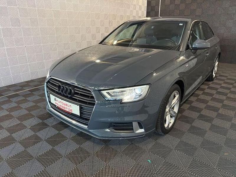 Gebraucht Audi A3 Sport 116 PS (85 kW) 2018 Grau Limousine