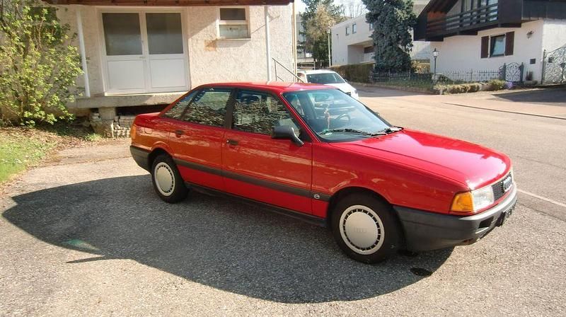 Second-hand Audi 80 90 CP (66 kW) 1990 Roșu Berlinǎ