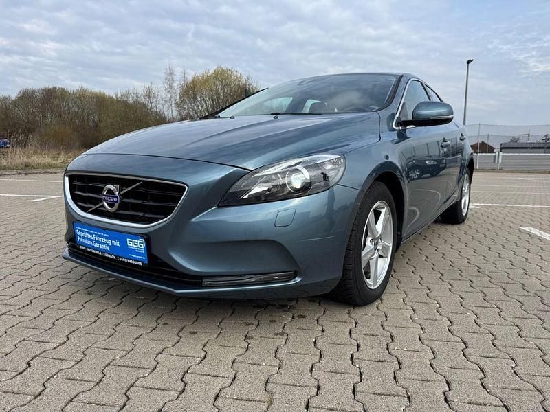 Gebraucht Volvo V40 Momentum 150 PS (110 kW) 2014 Grau Limousine