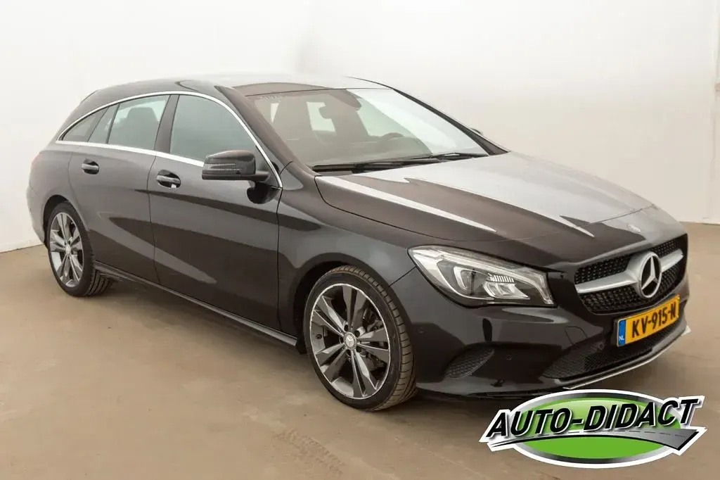 Gebraucht Mercedes CLA200 136 PS (100 kW) 2016 Schwarz Coupé