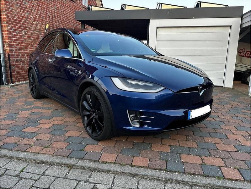 Blau Gebraucht 2019 Tesla Model X Performance SUV | 44.000 € (Fairer Preis) - Bild 1/4