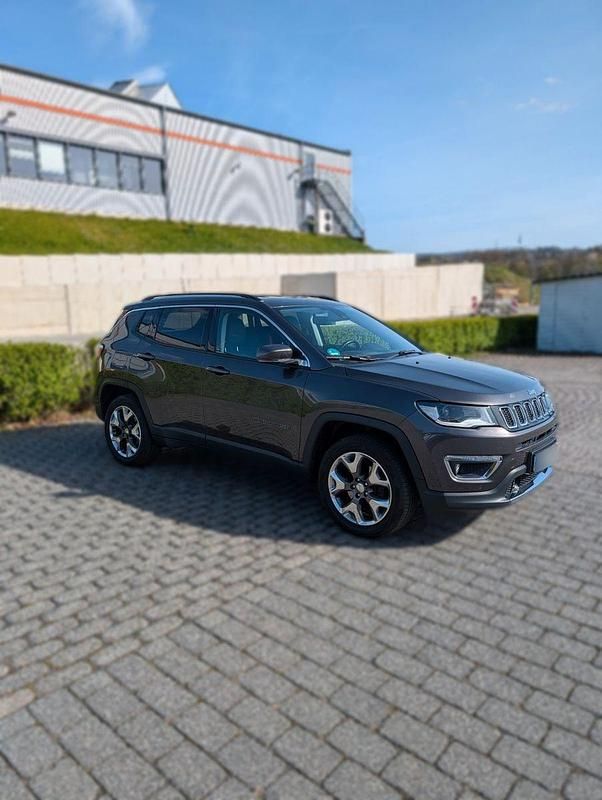 Gebraucht Jeep Compass Limited 170 PS (125 kW) 2019 Grau SUV