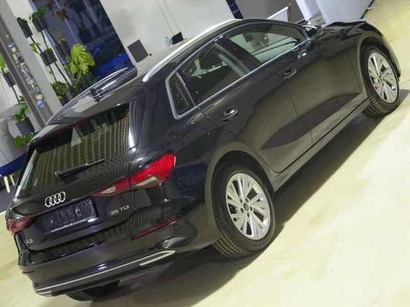 Gebraucht Audi A3 Advanced 150 PS (110 kW) 2022 Mythos black (metallic) Kombi