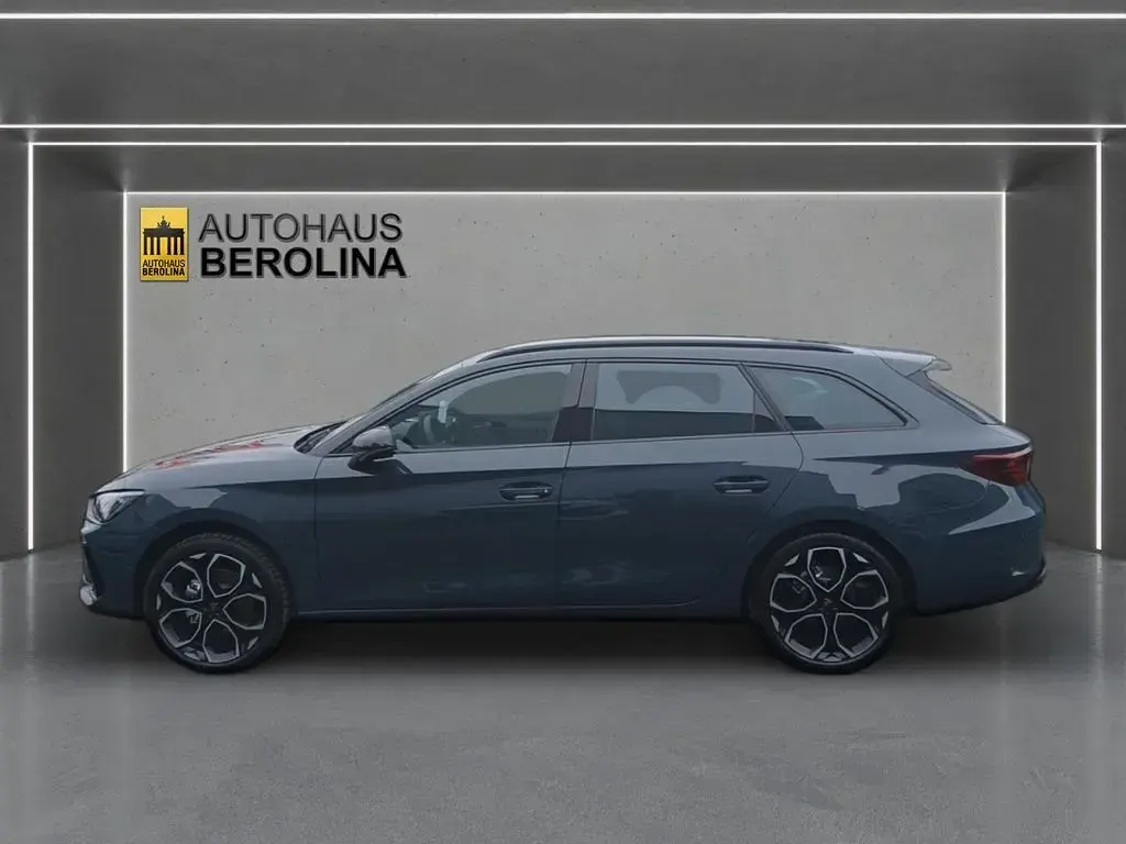Nowe Cupra Leon 150 KM (110 kW) 2026 Niebieski Sedan/Limuzyna