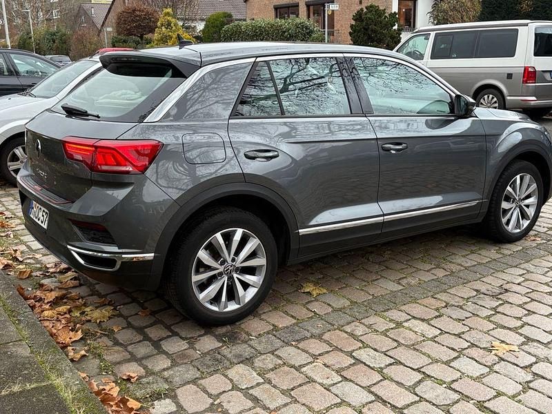 Gebraucht VW T-Roc 116 PS (85 kW) 2021 Grau SUV