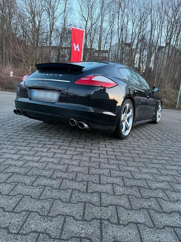 Gebraucht Porsche Panamera 300 PS (220 kW) 2012 Schwarz Kleinwagen