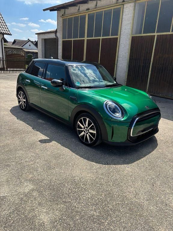 Grün Gebraucht 2022 Mini Cooper Classic Kleinwagen | 21.200 € (Guter Preis) - Bild 1/4
