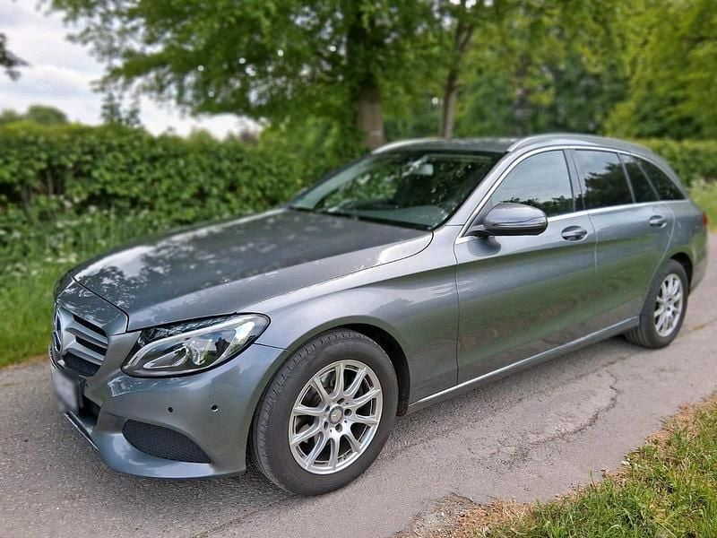 Gebraucht Mercedes C180 156 PS (114 kW) 2016 Grau Kombi