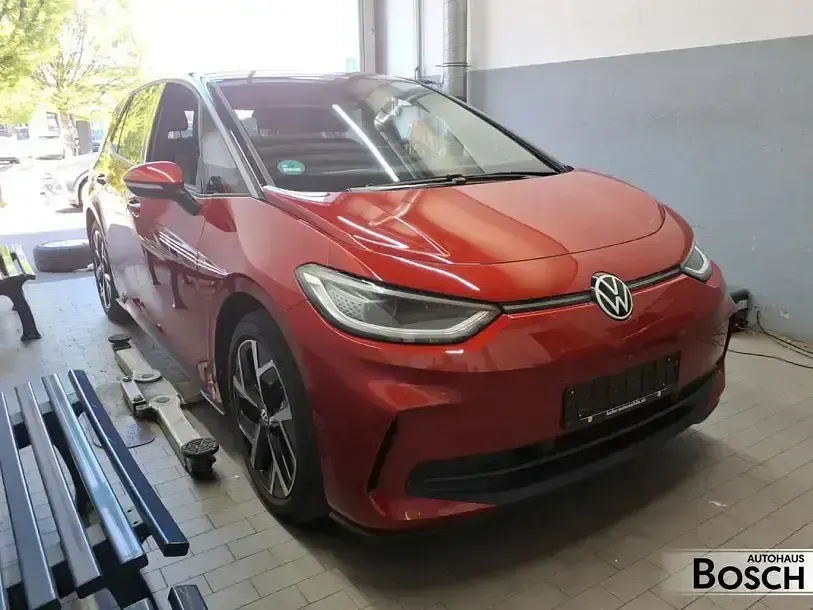 Gebraucht VW ID.3 Pro 150 kW (204 PS) 2024 Kings red Kleinwagen